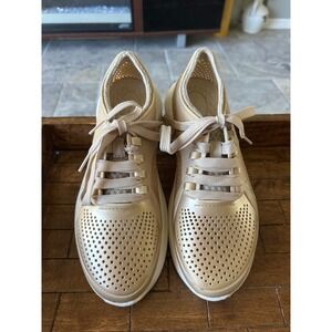 Crocs LiteRide Pacer Gold Metallic Lace Up Sneakers Womens 9 205235 ChampagneEUC